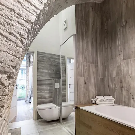 Апартаменти Old Brewery Loft In Paupys By Urban Rent